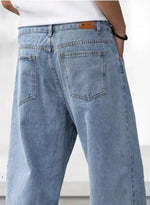 Load image into Gallery viewer, Men&#39;s Loose Fit Mid Rise Light Blue Jeans
